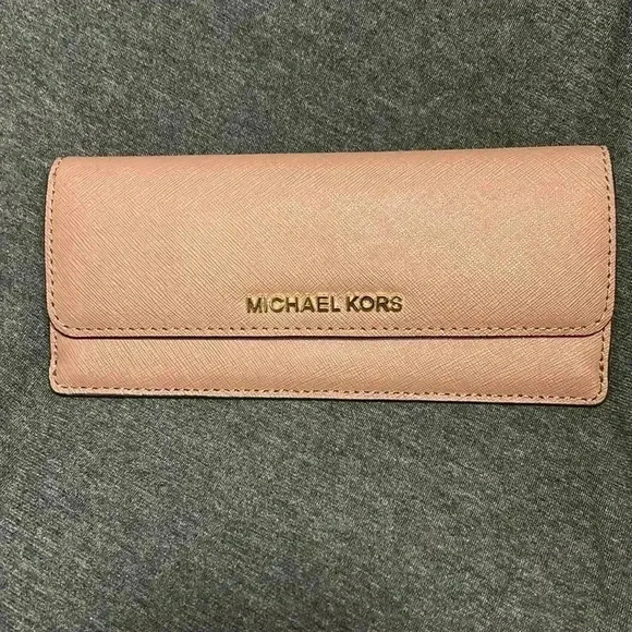 Michael Kors wallet, brand new no tags. - Picture 1 of 7